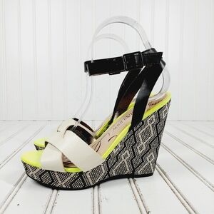 Sam & Libby Wedges Women's Pattern Printed Black Cream Wedge Sandals K878